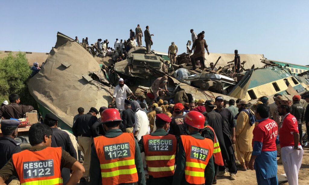 Imagem Ilustrando a Notícia: Acidente de trem deixa pelo menos 36 mortos no Paquistão