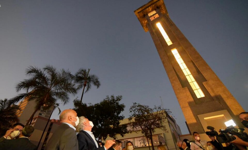 Imagem Ilustrando a Notícia: ‘É importante conviver com a história’, diz Caiado em reinauguração da Torre do Relógio