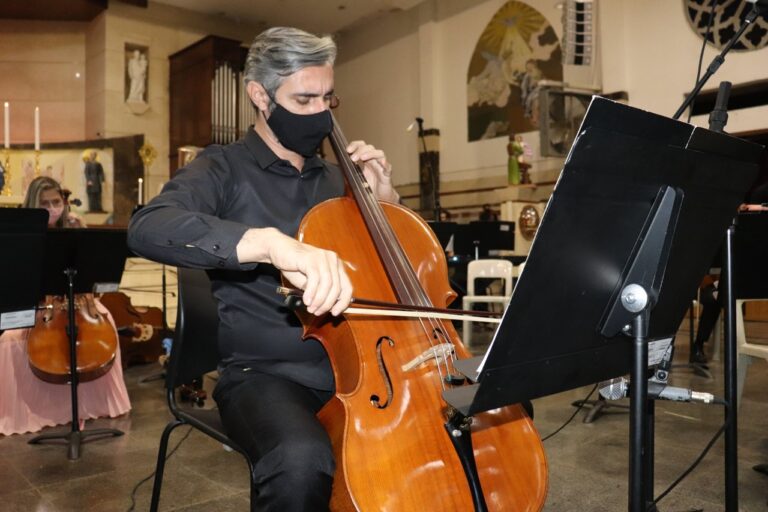 Imagem Ilustrando a Notícia: Orquestra Sinfônica de Goiânia faz concerto virtual na Paróquia Rosa Mística
