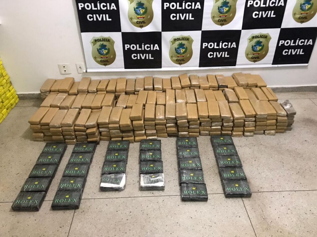 Imagem Ilustrando a Notícia: Polícia Civil apreende 28 Kg de cocaína e 800 KG de maconha em Senador Canedo