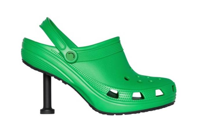 Imagem Ilustrando a Notícia: Crocs e Balenciaga fazem colaboração e criam sapato de borracha com salto