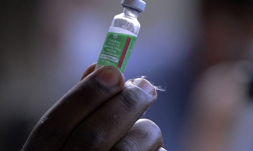 Imagem Ilustrando a Notícia: Governo distribuiu mais de 100 milhões de vacinas contra covid-19