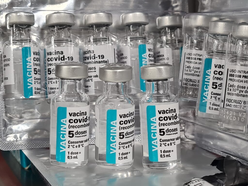 Imagem Ilustrando a Notícia: Vacinação contra Covid: 15,5 mil doses estarão disponíveis nesta sexta-feira (11), em Goiânia