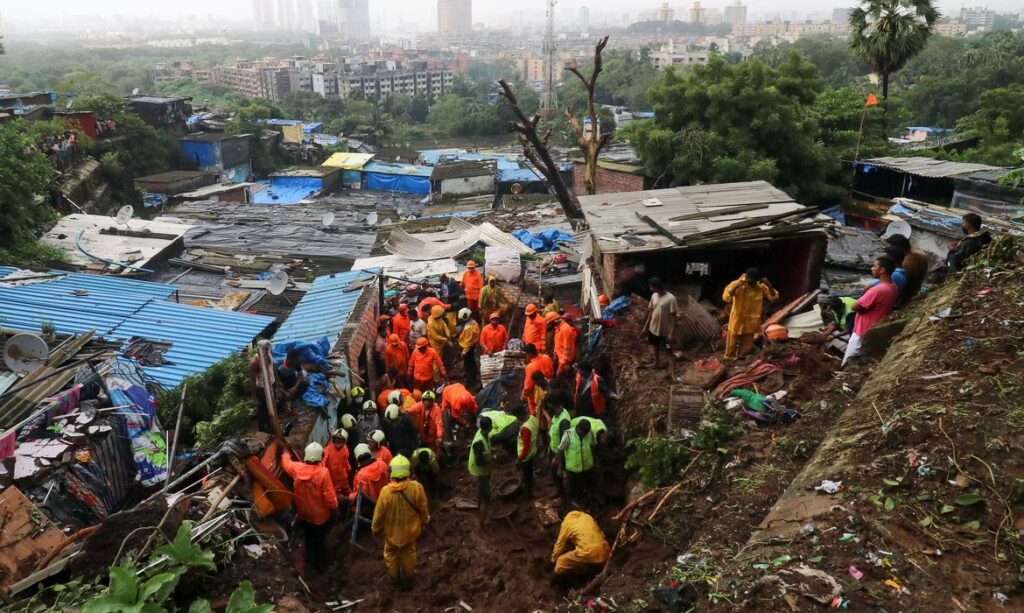 Imagem Ilustrando a Notícia: Deslizamentos de terra deixam ao menos 30 mortos em Mumbai