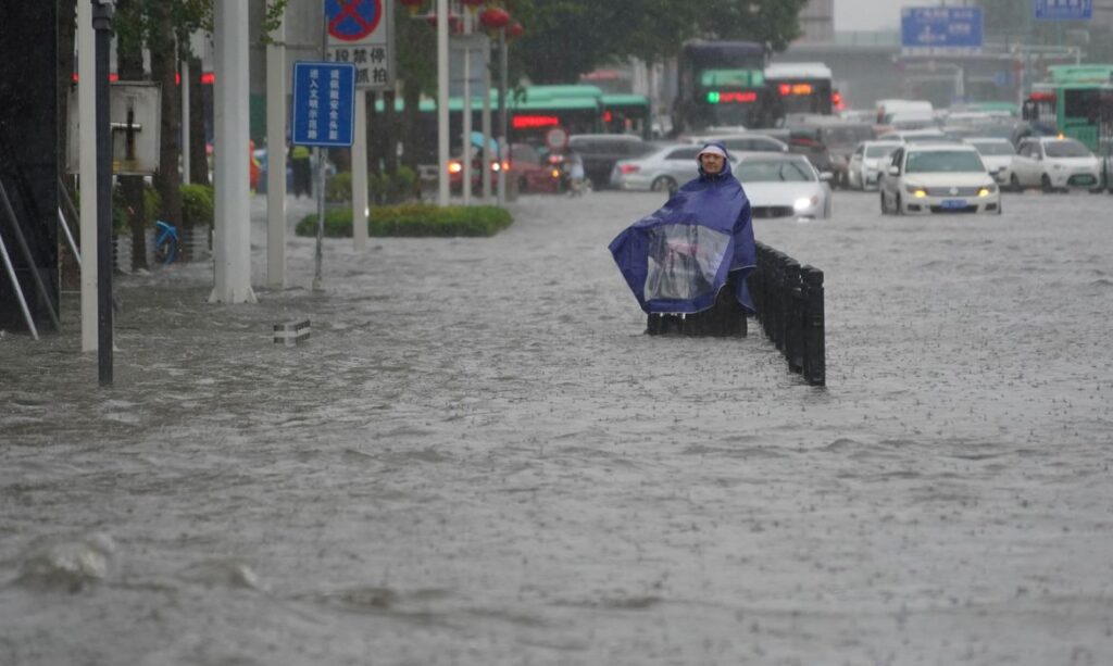 Imagem Ilustrando a Notícia: Pior chuva em mil anos deixa pelo menos 25 mortos em província chinesa