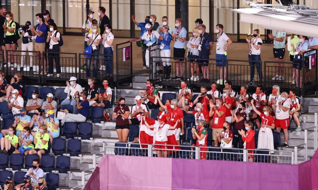 Imagem Ilustrando a Notícia: Delegações barulhentas compensam ausência de torcedores na Olimpíada