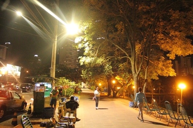 Imagem Ilustrando a Notícia: Goiânia conta com apenas 5% dos pontos de luz em lâmpadas de LED