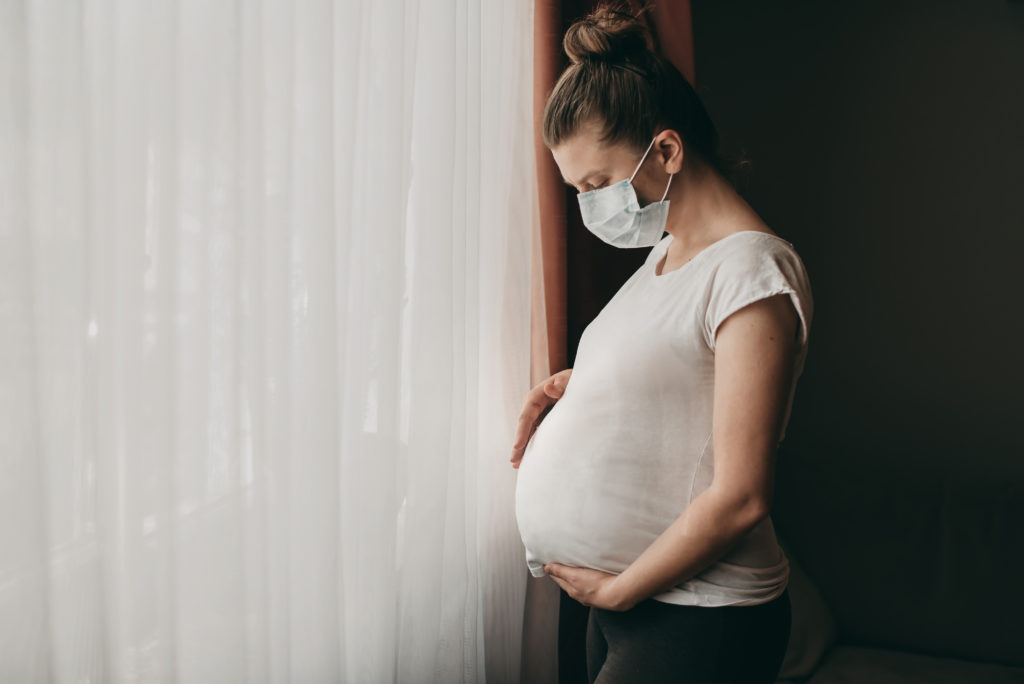 Imagem Ilustrando a Notícia: Pandemia agrava depressão na gravidez e pós-parto, diz psicóloga