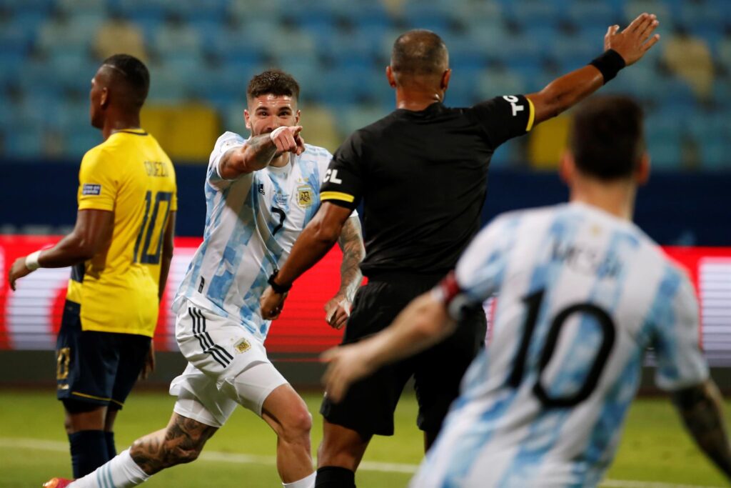 Imagem Ilustrando a Notícia: No último jogo em Goiânia, Messi dá duas assistências, marca um gol e Argentina vence o Equador