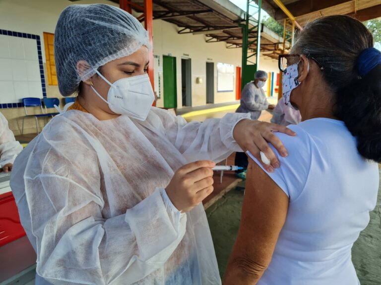 Imagem Ilustrando a Notícia: Vacinação avança em Goiás e número de aplicações da 2ª dose quase quadruplicou nas últimas semanas