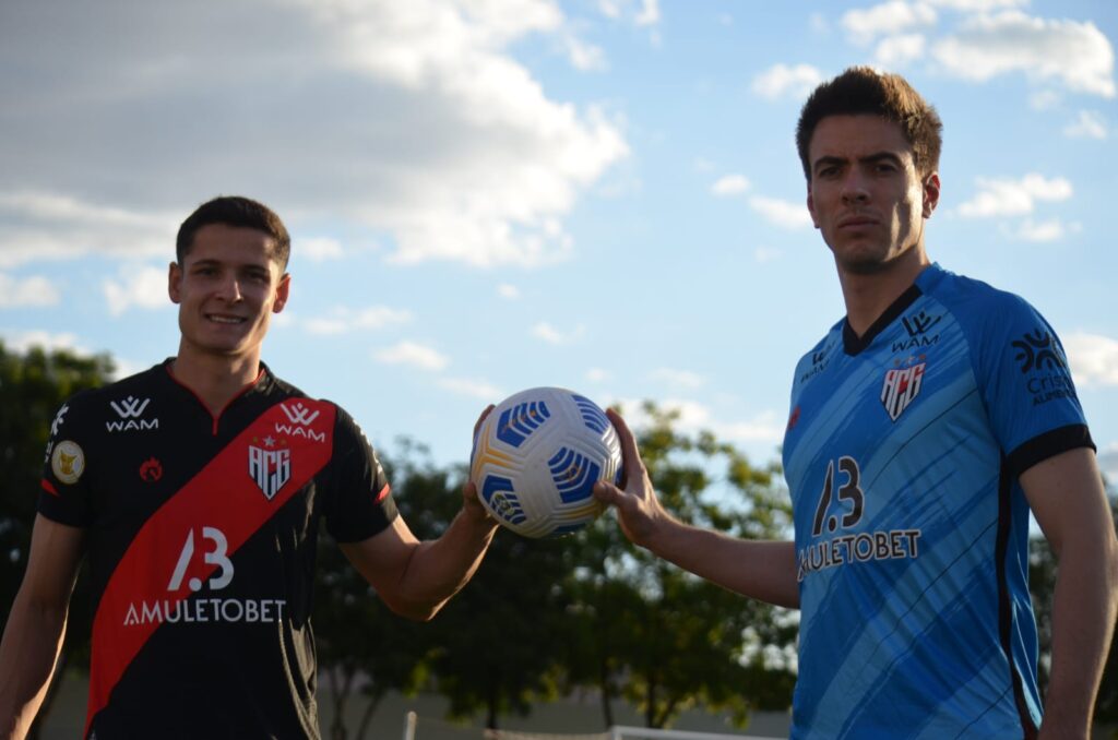Imagem Ilustrando a Notícia: Atlético-GO oficializa a contratação de dois jogadores