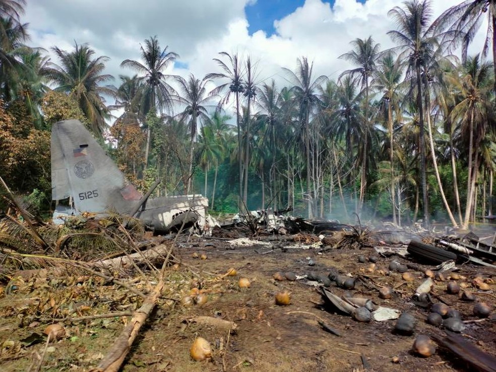 Imagem Ilustrando a Notícia: São confirmados 31 mortos em queda de avião nas Filipinas