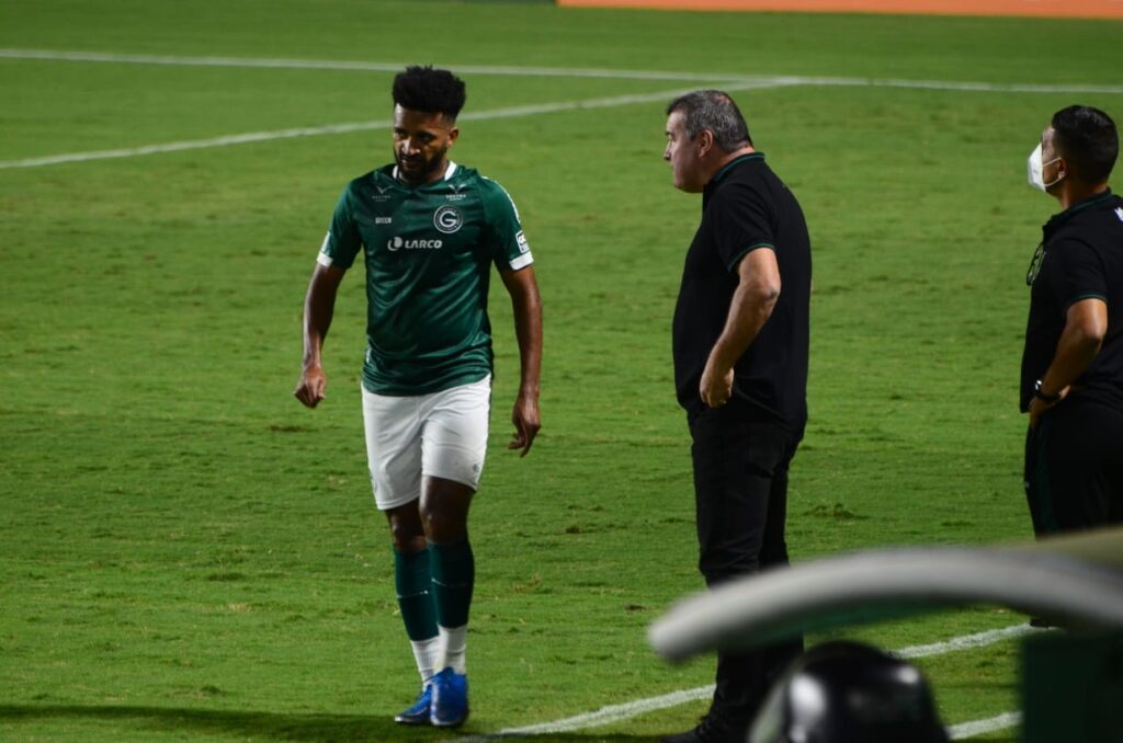 Imagem Ilustrando a Notícia: Pintado vê Goiás pecar em momentos decisivos: “Não fomos competentes para fazer o gol”