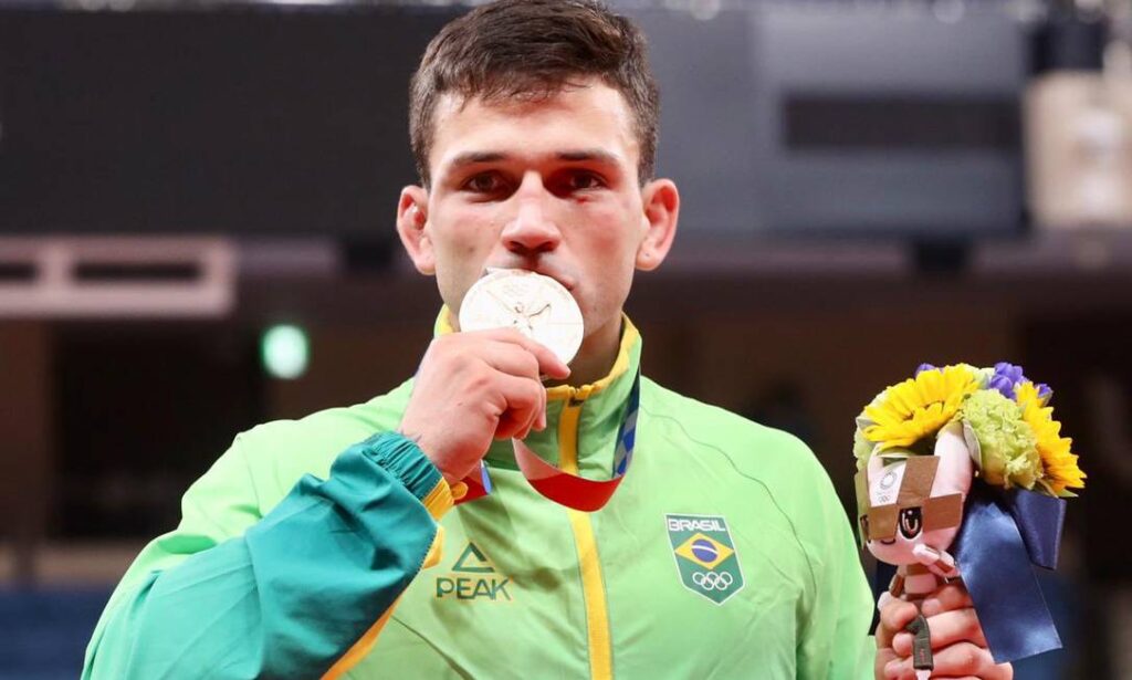 Imagem Ilustrando a Notícia: Olimpíadas: Cargnin leva bronze no judô e soma segunda medalha do Brasil