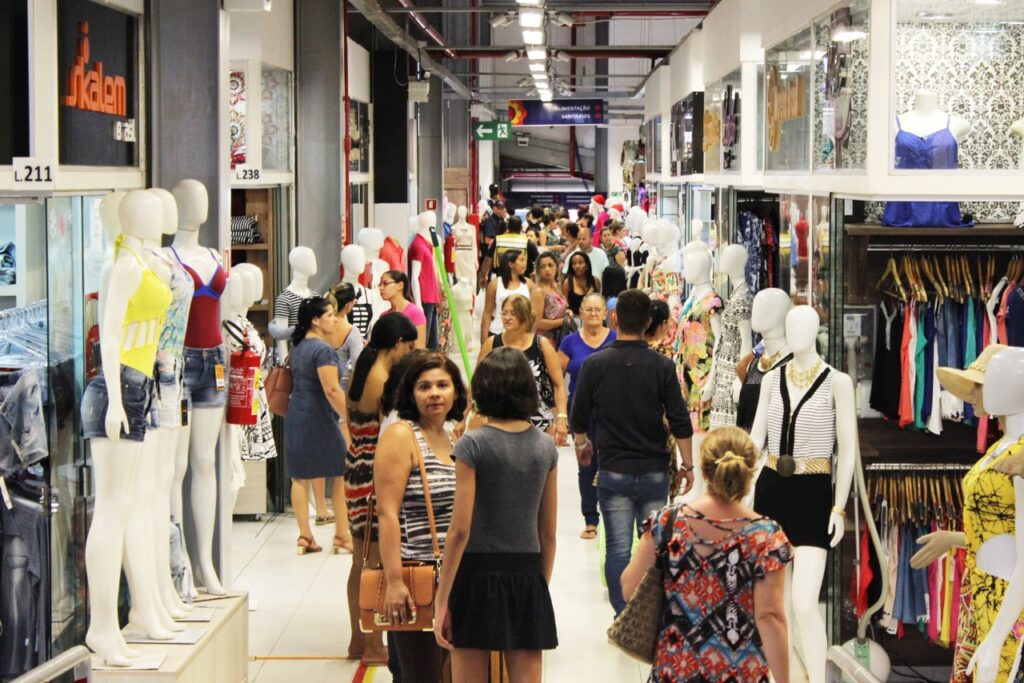 Imagem Ilustrando a Notícia: Sebrae e shopping goiano celebram iniciativa que busca impulsionar marcas locais