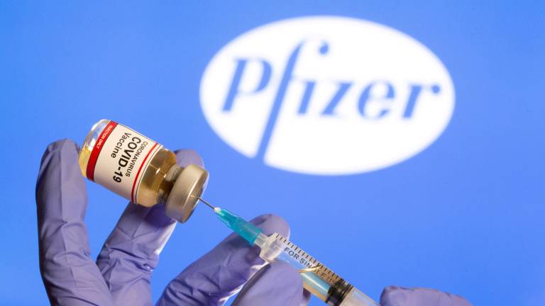 Imagem Ilustrando a Notícia: Dois voos com quase 1,8 milhões de vacinas da Pfizer chegam ao Brasil