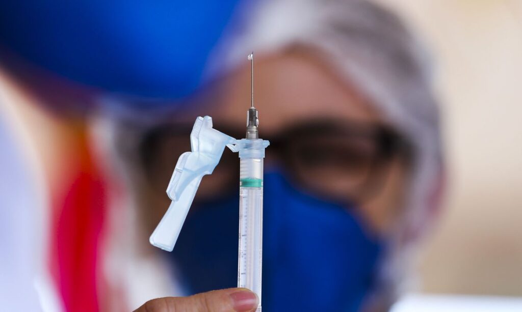 Imagem Ilustrando a Notícia: Projeto de voluntários informa disponibilidade de vacinas no país