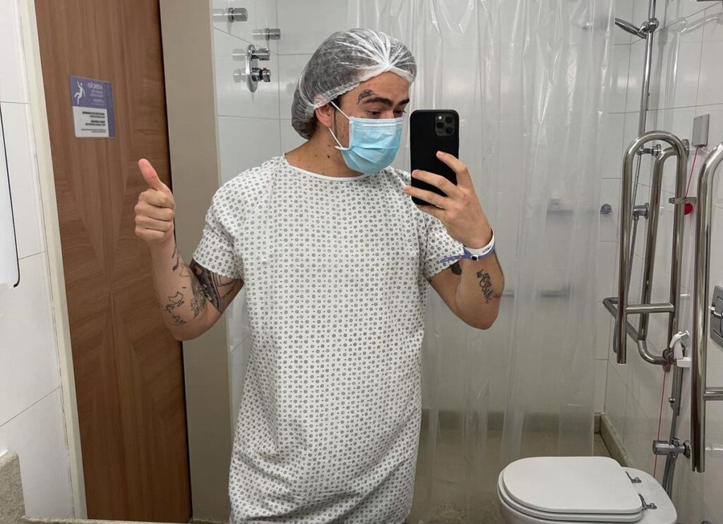 Imagem Ilustrando a Notícia: Whidersson Nunes passa por nova cirurgia na região do ânus