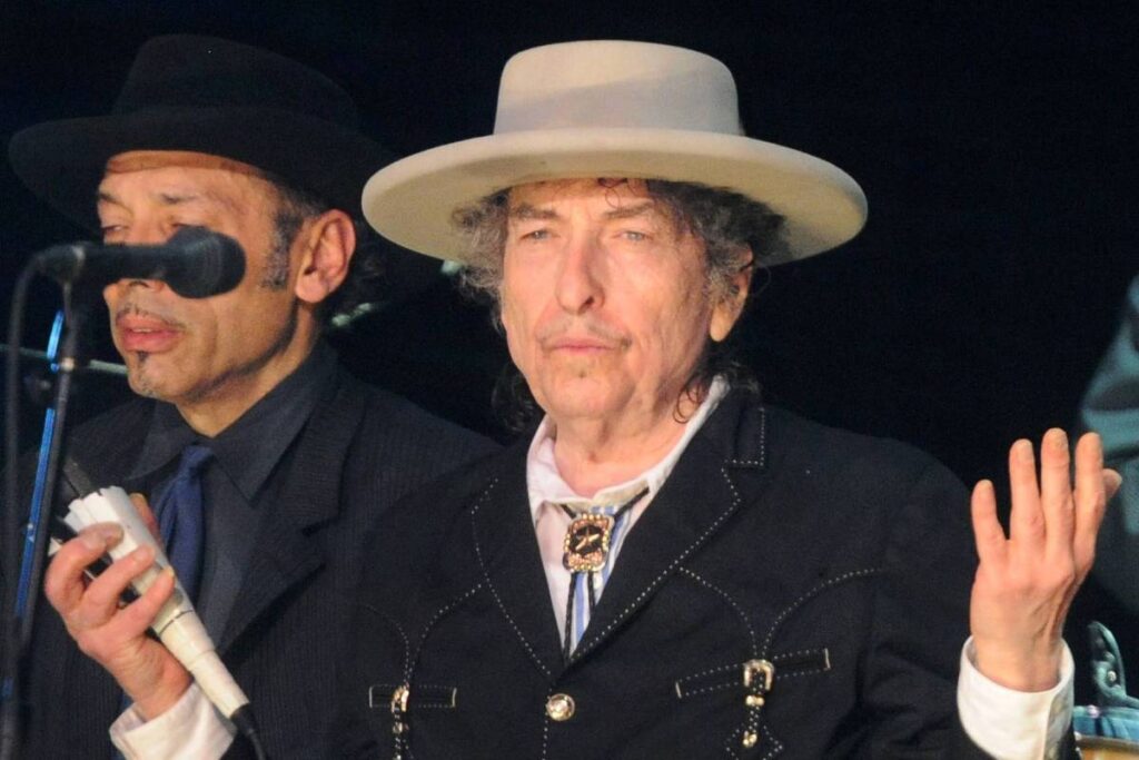 Imagem Ilustrando a Notícia: Bob Dylan é acusado de abuso sexual contra garota de 12 anos