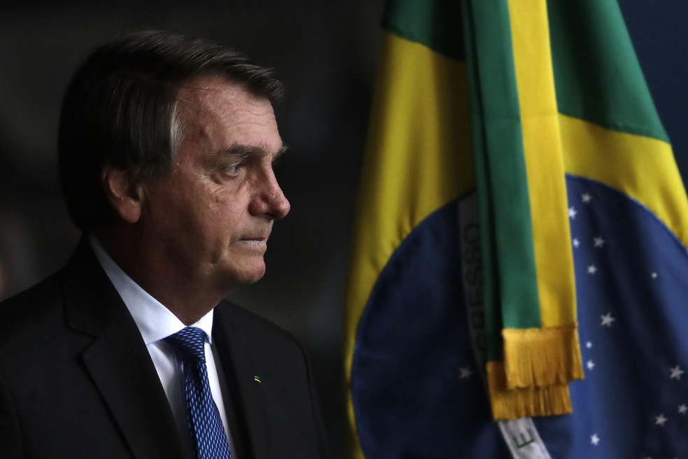Imagem Ilustrando a Notícia: Bolsonaro envia ao Senado pedido de impeachment do ministro Alexandre de Moraes, do STF