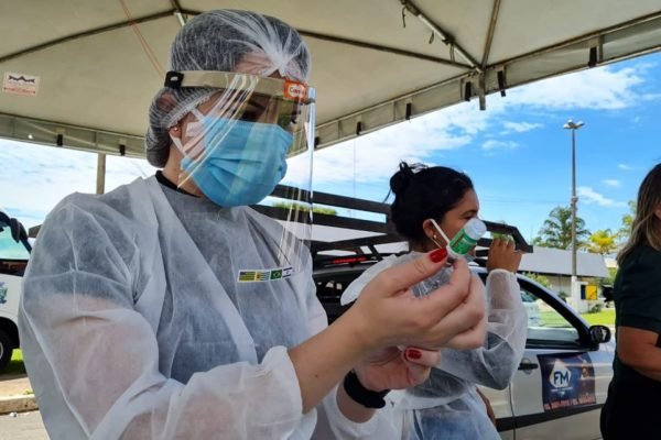 Imagem Ilustrando a Notícia: Prefeitura procura 6 mil atrasados para a 2ª dose da vacina
