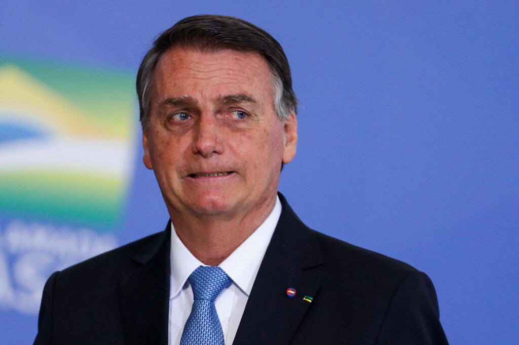 Imagem Ilustrando a Notícia: Bolsonaro diz que vai sancionar ‘meros’ R$ 3 bilhões para o fundão eleitoral