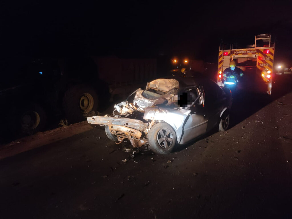 Imagem Ilustrando a Notícia: Acidente entre carro e caminhão deixa um morto na GO-206