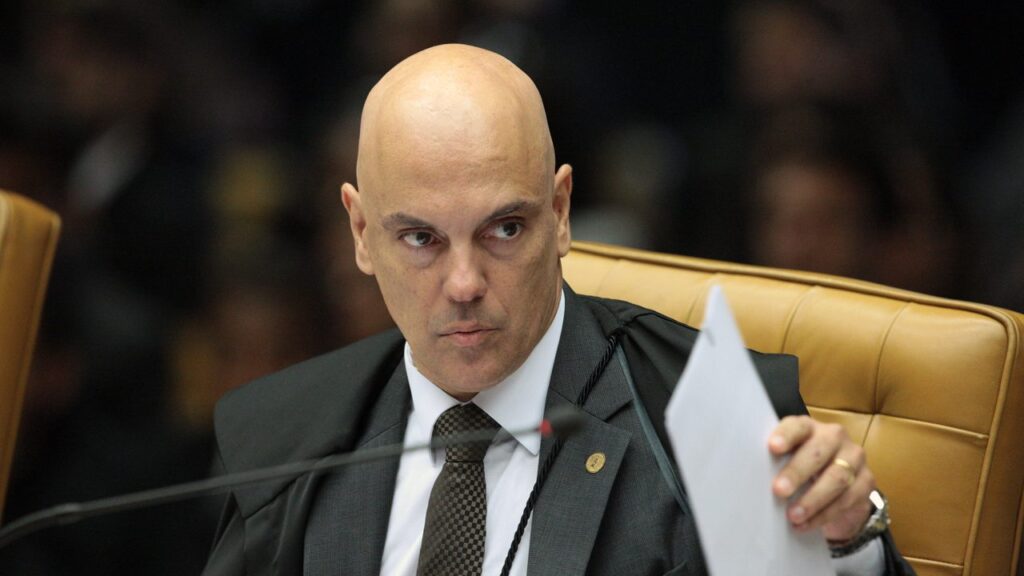 Imagem Ilustrando a Notícia: Por ordem de Moraes, PF terá 15 dias para elaborar relatório sobre suposto vazamento de dados por Bolsonaro