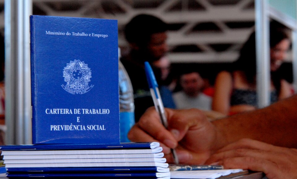Imagem Ilustrando a Notícia: Programa Mais Empregos oferece mais de 4 mil vagas de trabalho para 19 municípios de Goiás