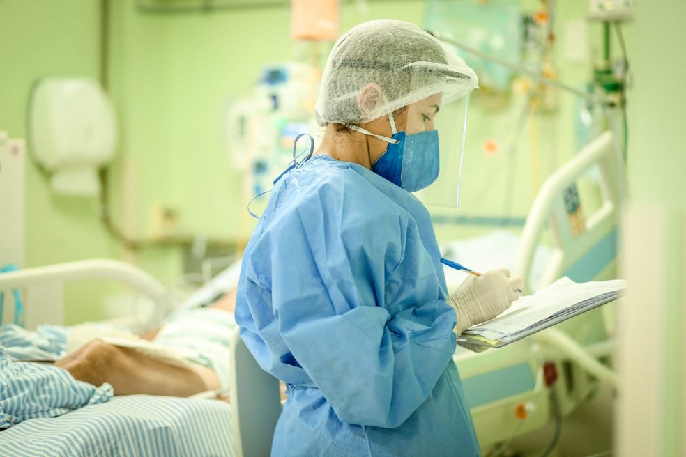 Imagem Ilustrando a Notícia: Hospitalizações por Covid-19 podem aumentar em setembro