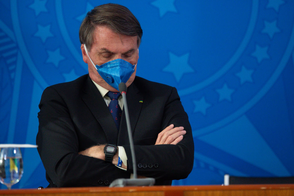 Imagem Ilustrando a Notícia: Bolsonaro vai ao STF contra lei que indeniza profissional de saúde incapacitado por Covid
