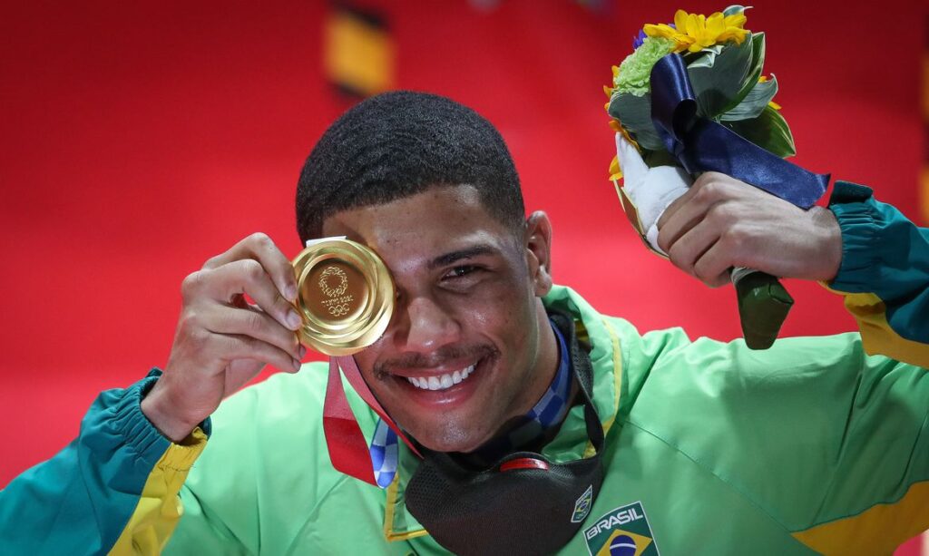 Imagem Ilustrando a Notícia: Brasil encerra Olimpíada com seu melhor desempenho de todos os tempos