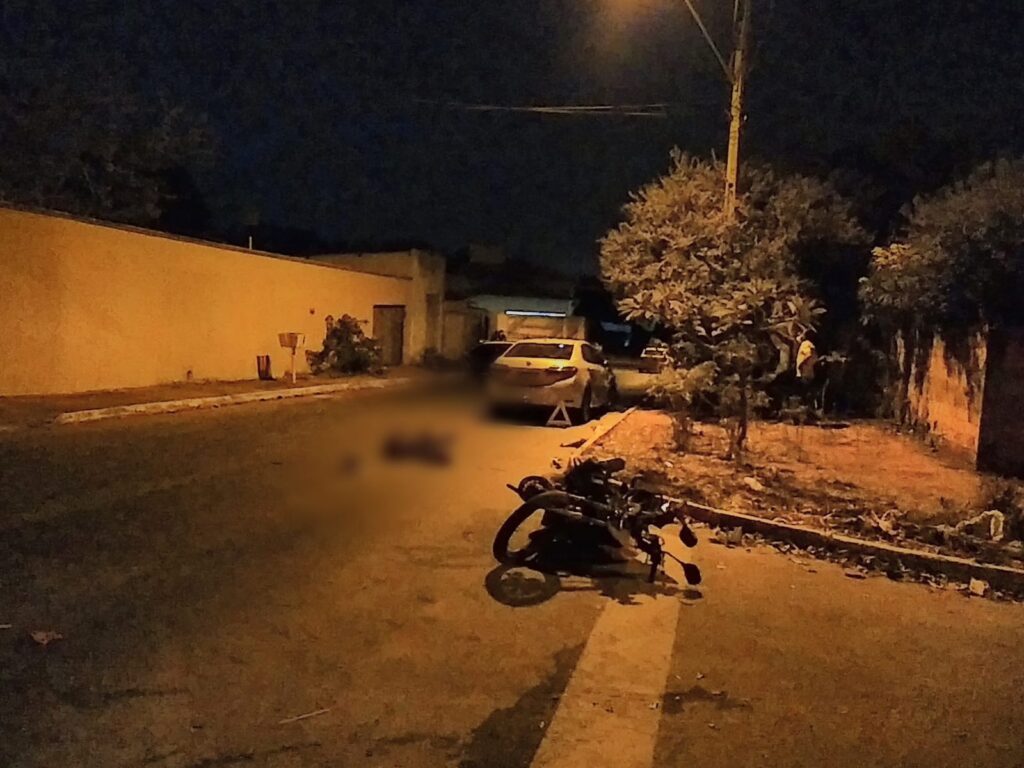 Imagem Ilustrando a Notícia: Colisão entre moto e um carro deixa uma vítima fatal em Goiânia