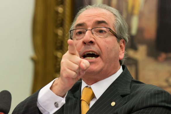 Imagem Ilustrando a Notícia: Eduardo Cunha intercala reuniões com advogados para se tornar elegível em 2022