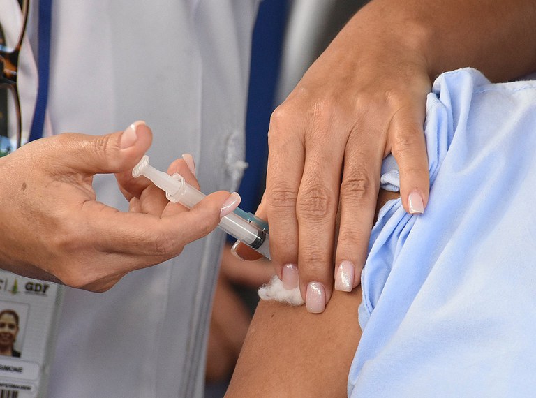 Imagem Ilustrando a Notícia: Covid-19: Goiânia é a primeira cidade do Brasil a incorporar vacina na rotina dos postos de saúde