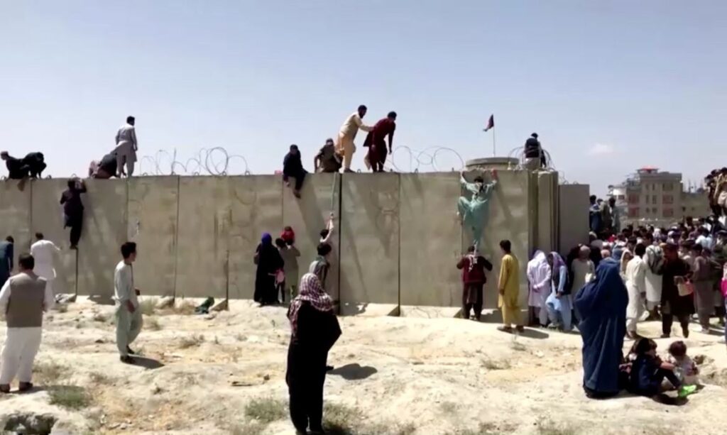 Imagem Ilustrando a Notícia: Aeroporto do Afeganistão reabre para chegada de voos humanitários
