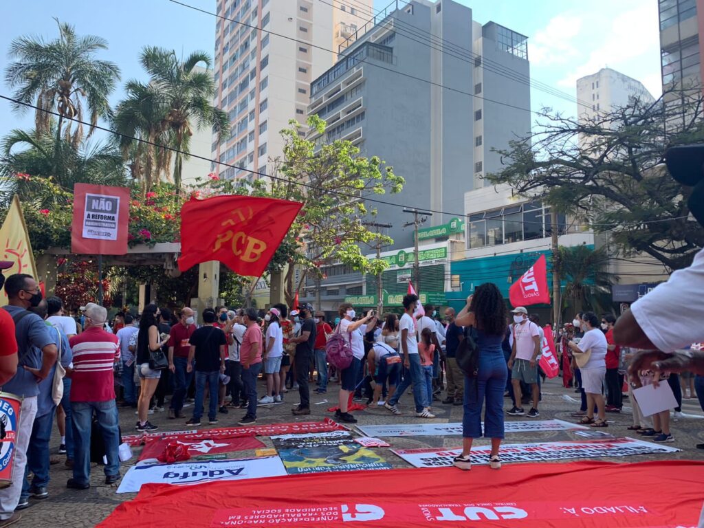 Imagem Ilustrando a Notícia: Manifestação contra Bolsonaro é realizada em Goiânia neste 7 de setembro; veja imagens