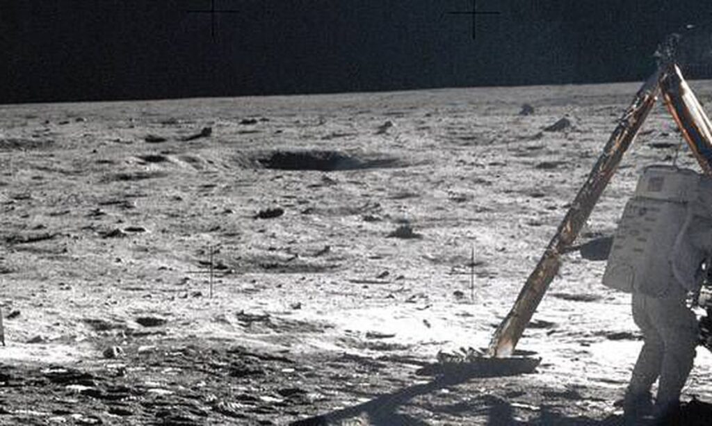 Imagem Ilustrando a Notícia: Nasa vai procurar água na Lua. Veículo chega em 2023