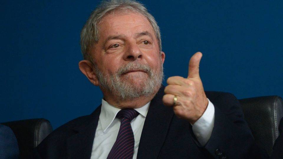 Imagem Ilustrando a Notícia: Lula já teria dois nomes para indicar a ministérios, diz colunista
