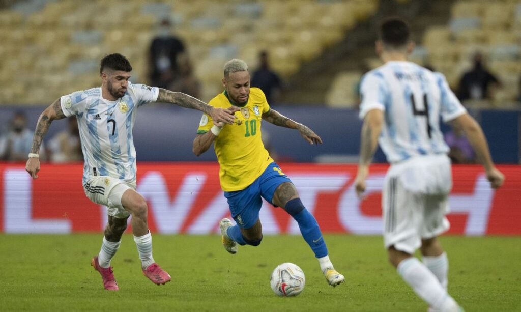 Imagem Ilustrando a Notícia: Eliminatórias: contra Argentina, Brasil tenta manter campanha perfeita