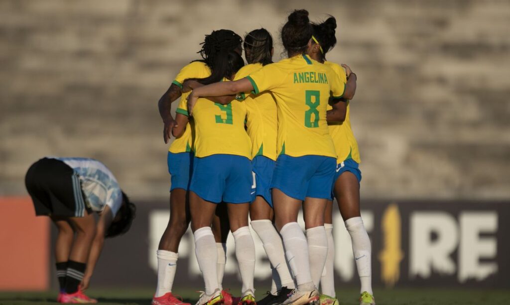Imagem Ilustrando a Notícia: Seleção brasileira derrota Argentina por 3 a 1 em amistoso