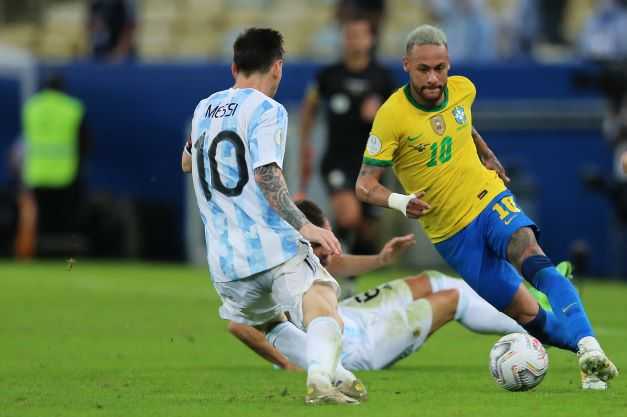 Imagem Ilustrando a Notícia: Brasil x Argentina: PF interrompe jogo de eliminatórias da Copa do Mundo a pedido da Anvisa