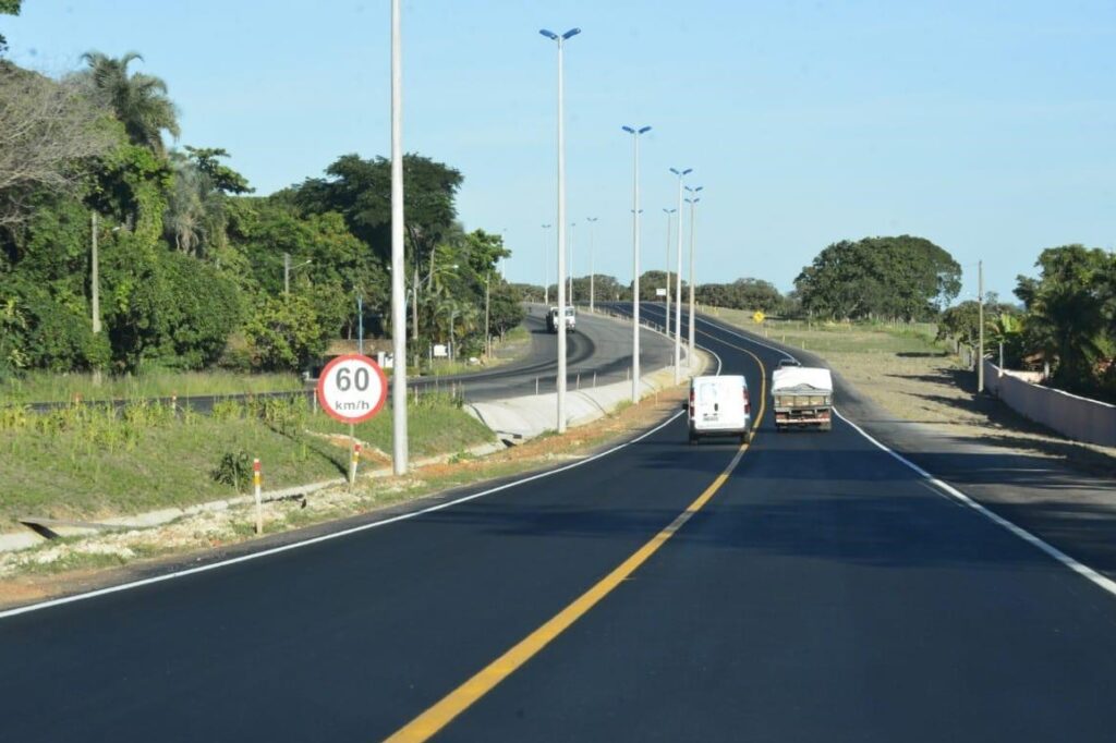 Imagem Ilustrando a Notícia: Trechos de duas rodovias estaduais têm velocidades reduzidas para garantir segurança