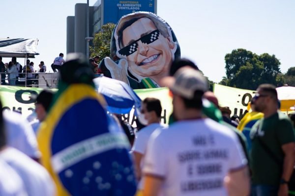 Imagem Ilustrando a Notícia: Atos em Goiânia e caravanas para Brasília marcam 7 de setembro