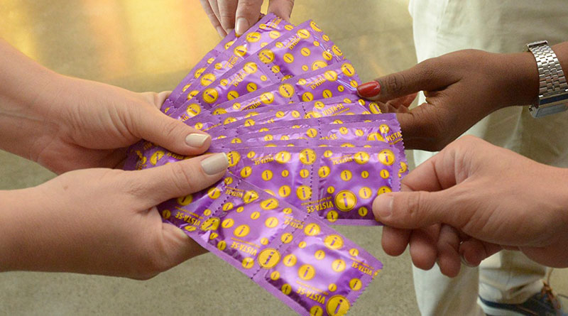 Imagem Ilustrando a Notícia: Quase metade dos adolescentes não usam preservativos