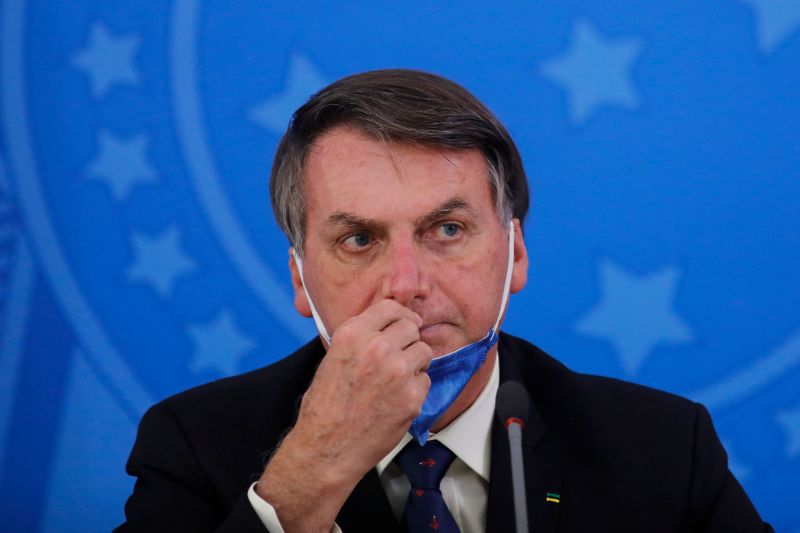 Imagem Ilustrando a Notícia: Bolsonaro repete ameaças golpistas e fala em ‘enquadrar’ ministros do STF no feriado da Independência