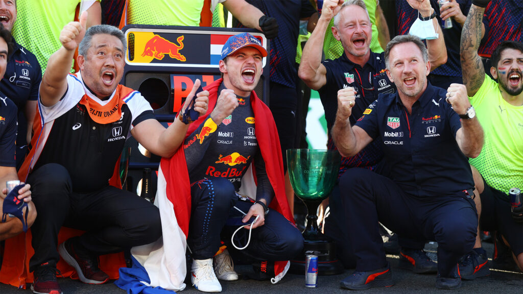 Imagem Ilustrando a Notícia: Verstappen vence GP da Holanda e retoma liderança do mundial
