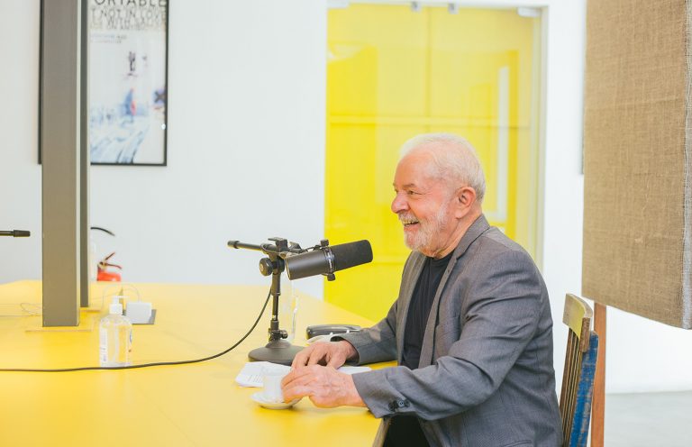 Imagem Ilustrando a Notícia: Lula é o próximo convidado do ‘Mano a Mano’, podcast do Mano Brown