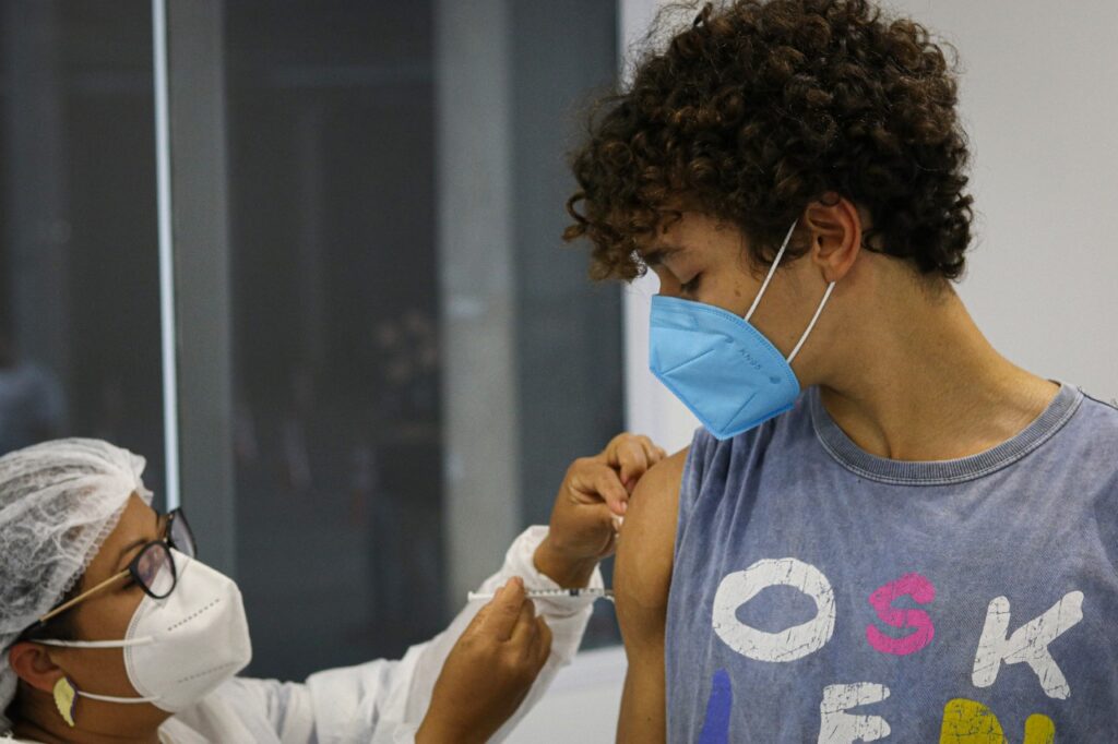 Imagem Ilustrando a Notícia: Goiânia chega a 80% da população vacinada com a primeira dose contra Covid-19