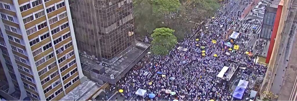 Imagem Ilustrando a Notícia: Manifestantes vão as ruas em diversas capitais do País contra o presidente Jair Bolsonaro